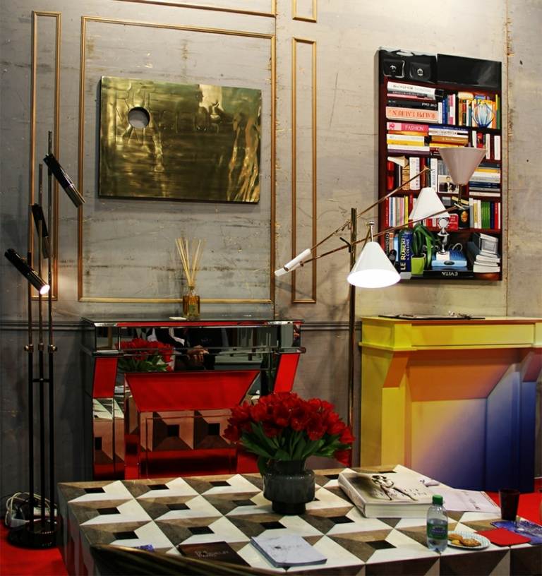 Stehlampe-Schwarz-modern-Wohnzimmer-rote-Moebel-Einrichtungsideen