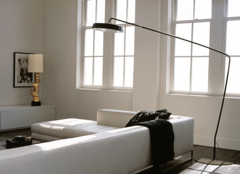 Stehlampe in Schwarz-modern-stilvoll-Design-Ideen