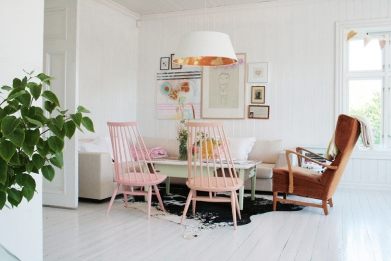Windsor-Stuhl-vintage-rosa-Farbe-Wohnzimmer