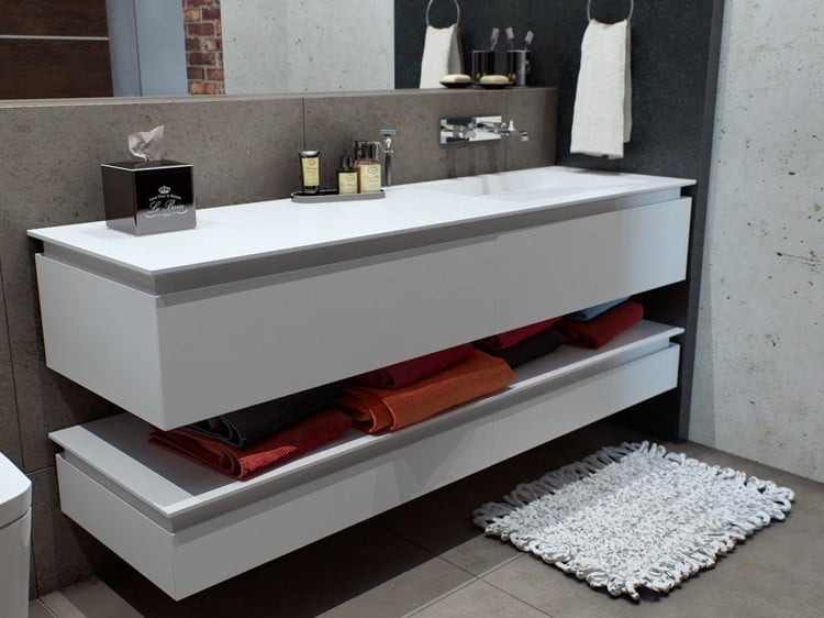 apartment design im industriellen stil bad moebel weiss regal idee badvorleger
