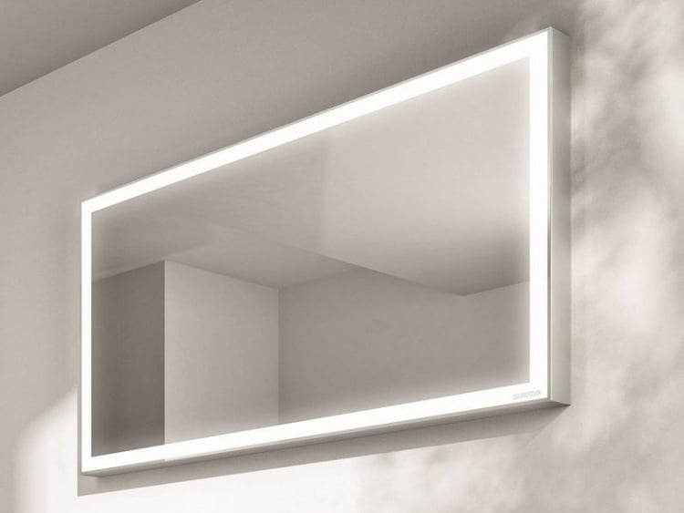 badezimmer-spiegel-cubic-idea-group-viereckig-indirekte-beleuchtung