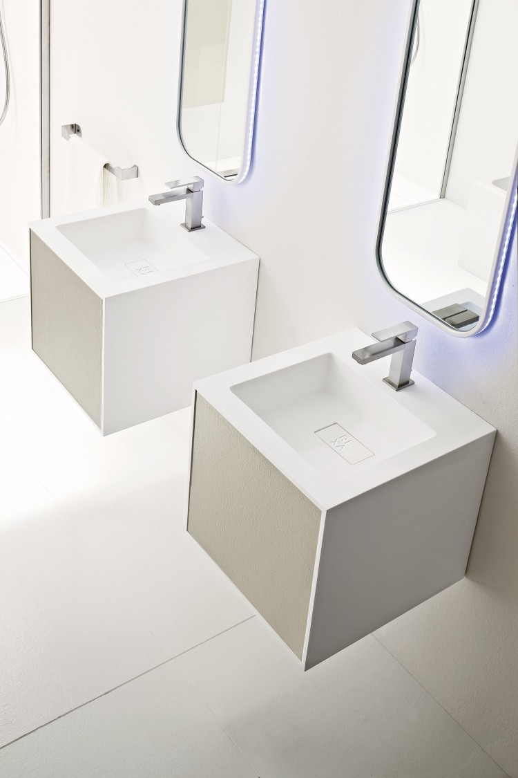 badezimmer-spiegel-giano-rexa-design-abgerundet-led-leiste-wuerfel