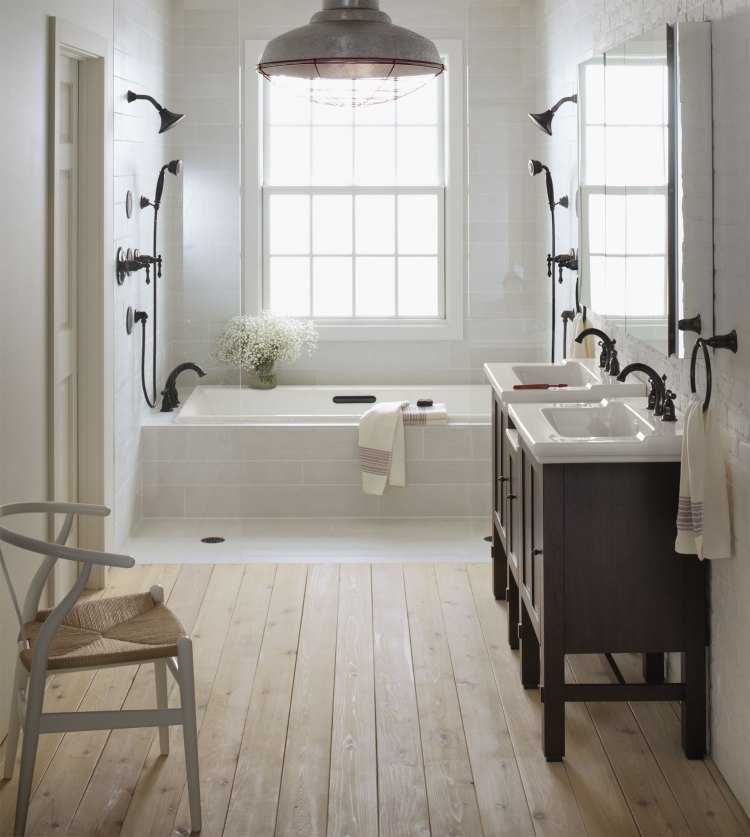 beste Farbe für Badezimmer -dielenboden-waschtisch-holz-doppelt-waschbecken-badewanne-fenster