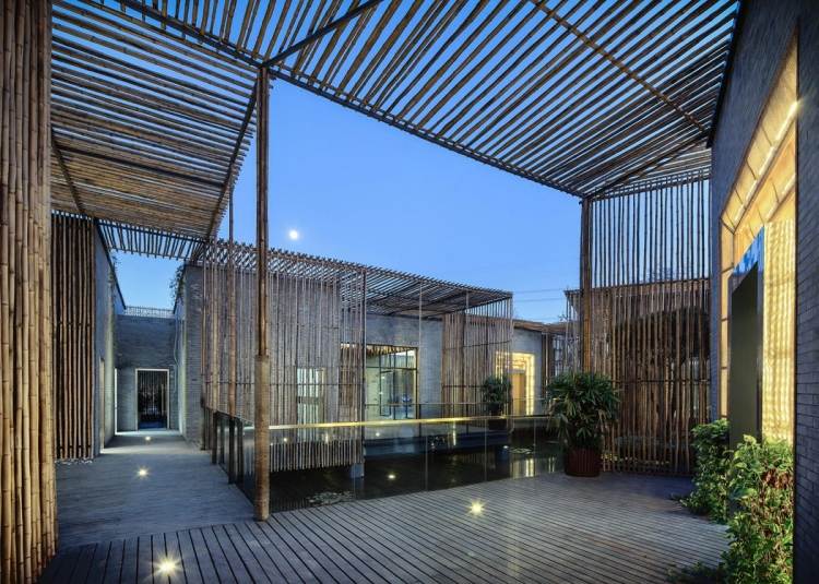 gartengestaltung-terrasse-modern-design-asien-banbus-wasser-pflanzen-beleuchtung