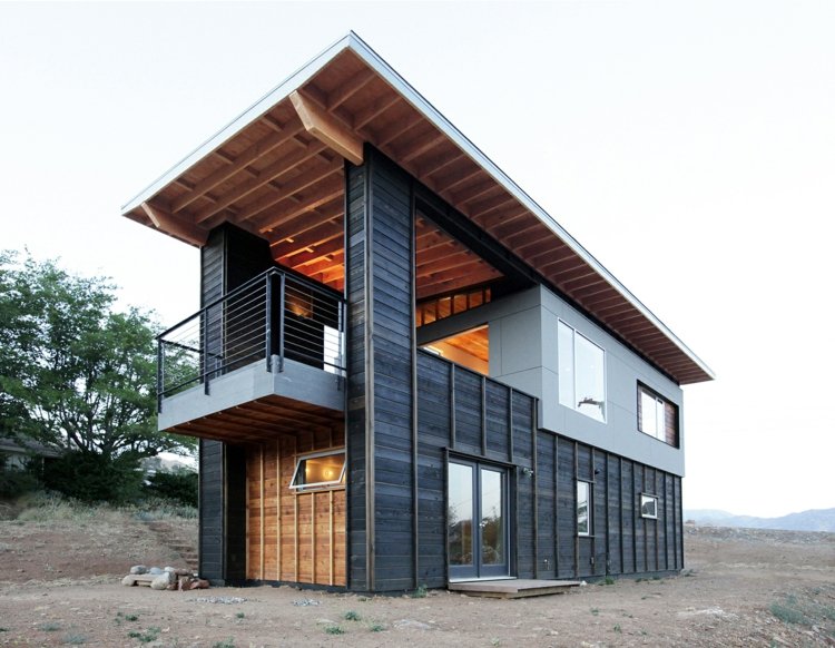 hütte aus holz modern design balkon grau flachdach
