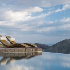 Infinity-Pool mit Meerblick