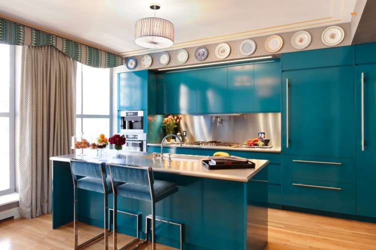 kreative und schöne küchenideen wand gestaltung teller blau moebel