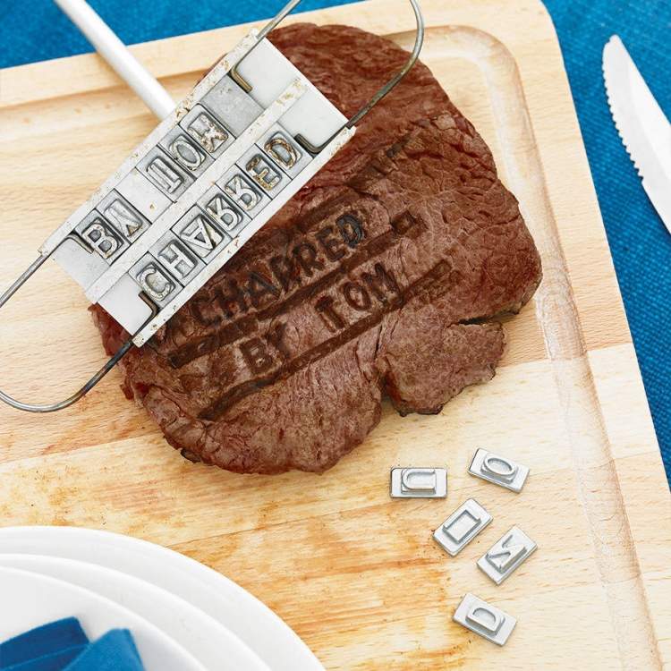 Picknick Rezepte -zubehoer-brandeisen-brennstempel-grillfleisch-buchstaben-steak-personalisieren