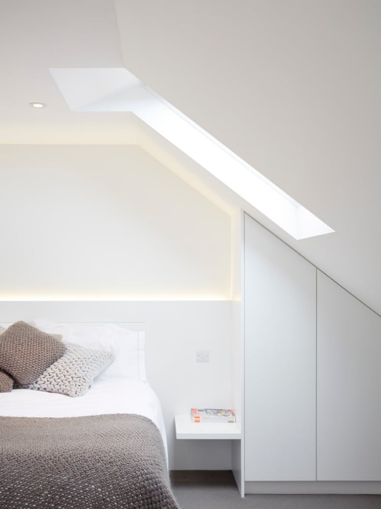 Schränke für Dachschräge ideen-schlafzimmer-modern-matt-weiss-indirekte-beleuchtung