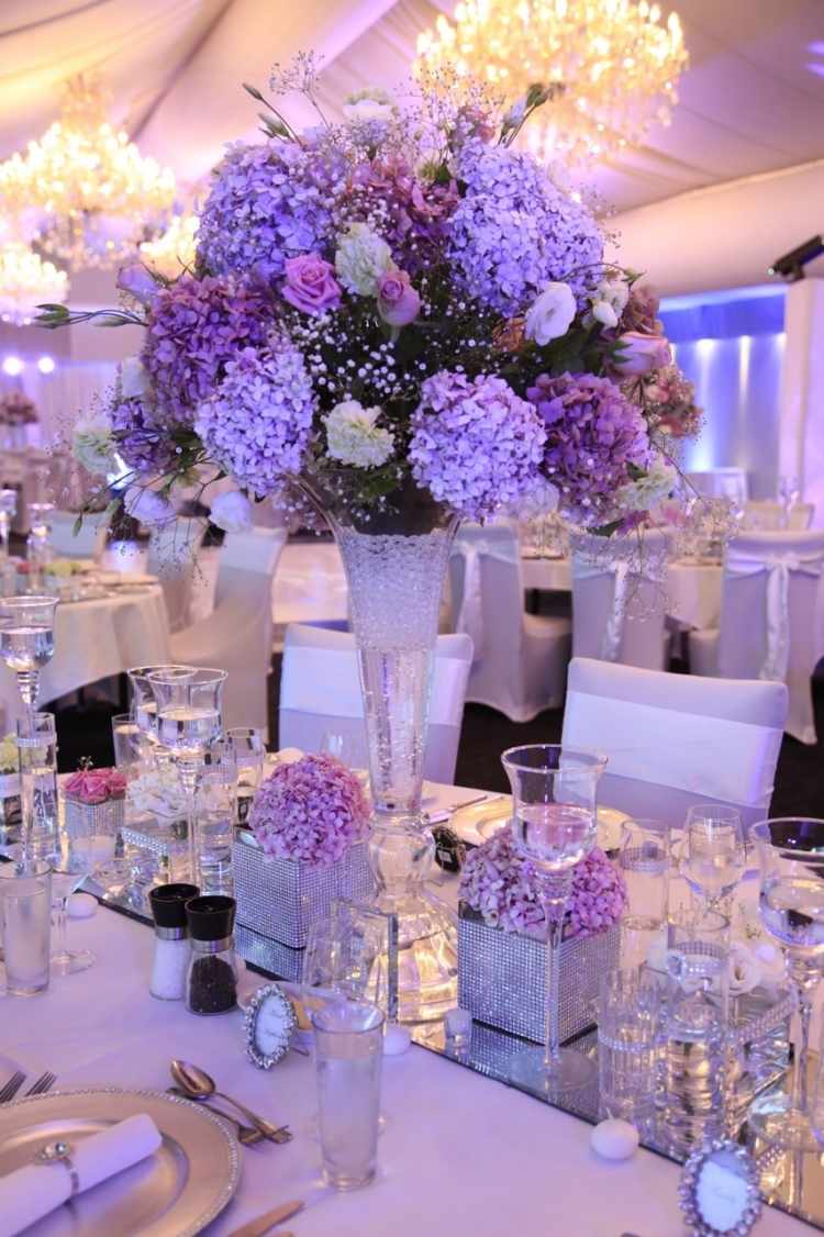 tischdeko-hortensien-hochzeit-violett-lila-glitzer-kristall-romantisch