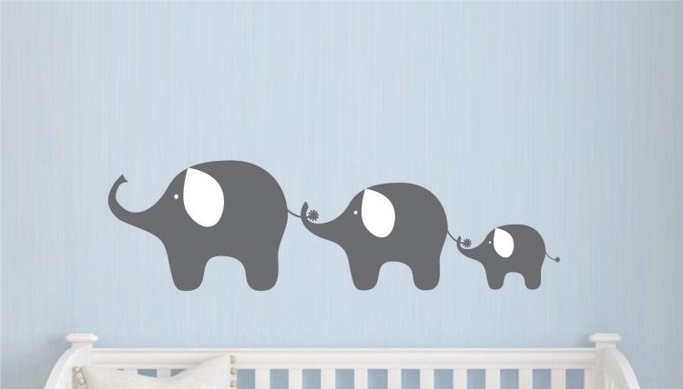 Wandtattoos fürs Babyzimmer -elefanten-grau-wand-hellbalau-babybett-weiss