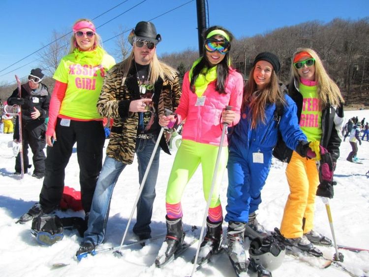 Apres Ski Party Outfit Ideen inspiriert von den 80ern Jahren