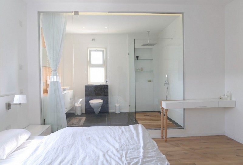 Einrichtungsideen-minimalistisch-Wohnstil-Badezimmer-Glastuer