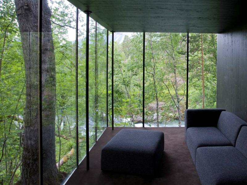 Einrichtungsideen-minimalistisch-wohnen-Polstermoebel-Sitzecke