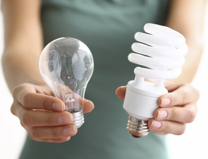 Energie-sparen-Beleuchtung-investieren-LED-Gluehbirne