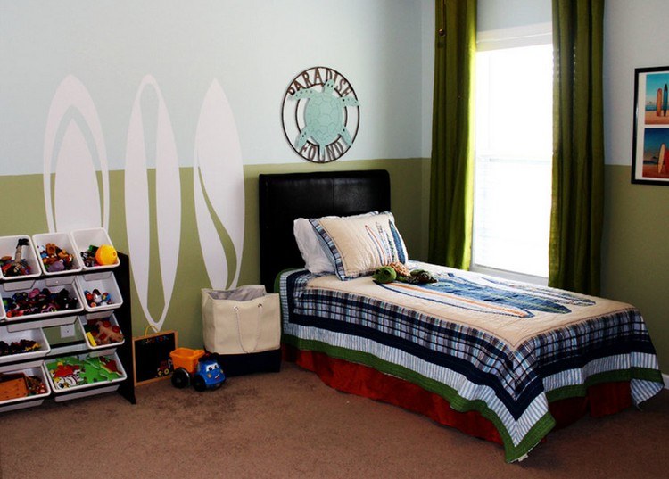 Kinderzimmer Deko ideen-motto-surfen-wandgestaltung-gruen-hellblau-weisse-surfbrett-muster