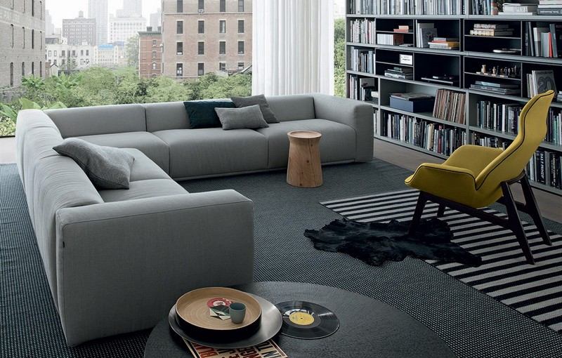 Sofa-Grau-Wohnzimmer-skandinavischer-Wohnstil-Teppichboden-handgewebt