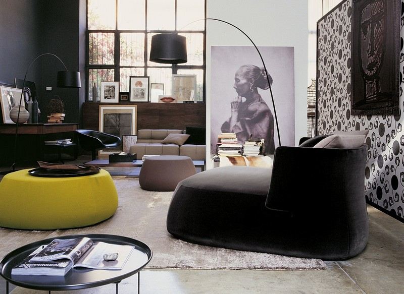 Sofa-Grau-klein-platzsparend-Wohnzimmer-gelb-Hocker-Ideen
