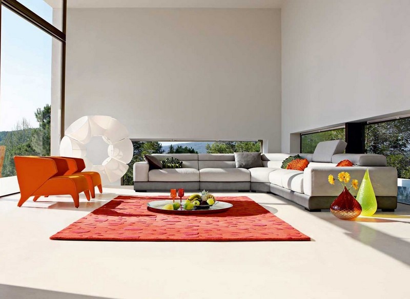 Sofa-Grau-moderne-Wohnlandschaft-Teppich-Ideen-Orange