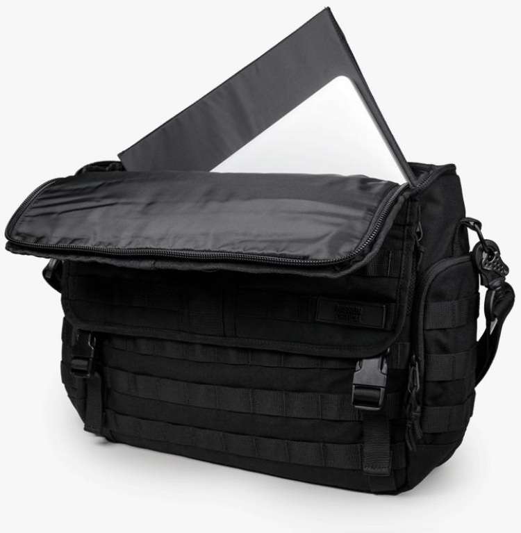 baby-zubehoer-vaeter-wickeltasche-laptoptasche-schwarz-praktisch-traeger-taschen