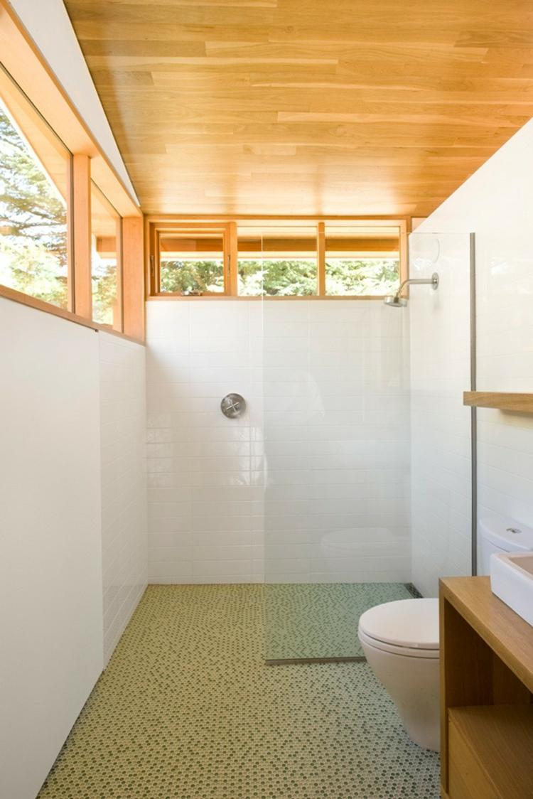 garagen apartment mosaik fussboden badezimmer weiss waende dusche glaswand