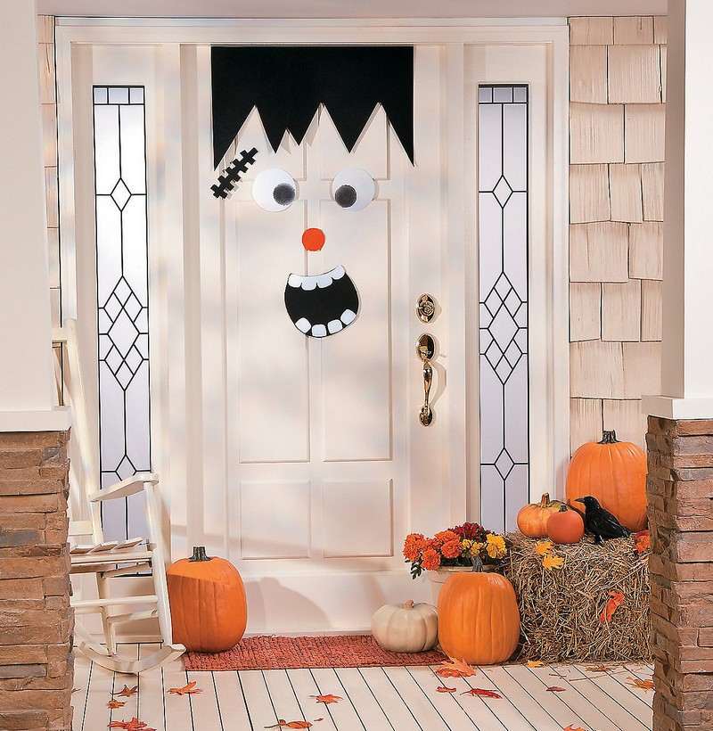 Halloween Deko für die Haustür karton-gesichtszuege-aufkleben-monster