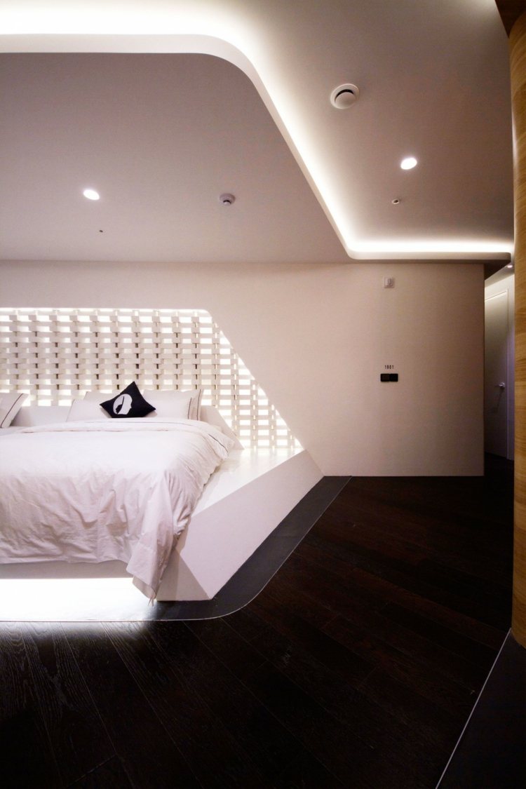 hotelzimmer design mit indirekter beleuchtung ziegelstein wand raster look