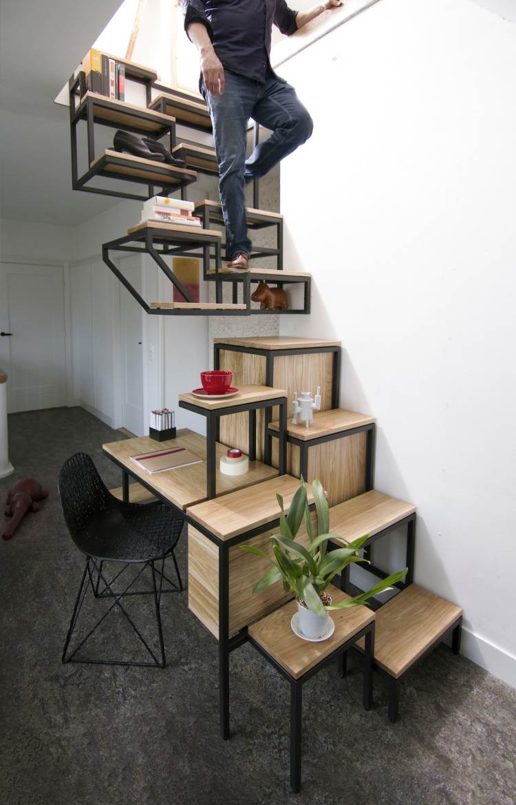 innentreppen aus Holz -modern-stahl-stufen-arbeitsplatz-regale-stauraum-industrial-design