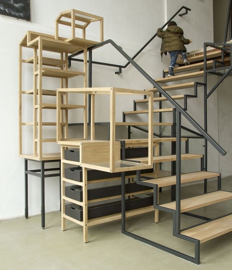 innentreppen aus Holz -modern-stahl-stufen-industrial-design-funktional-treppe-stufen-praktisch