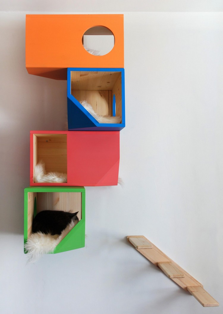 Katzenmöbel aus Holz -design-catissa-bunt-kunstfell-kissen