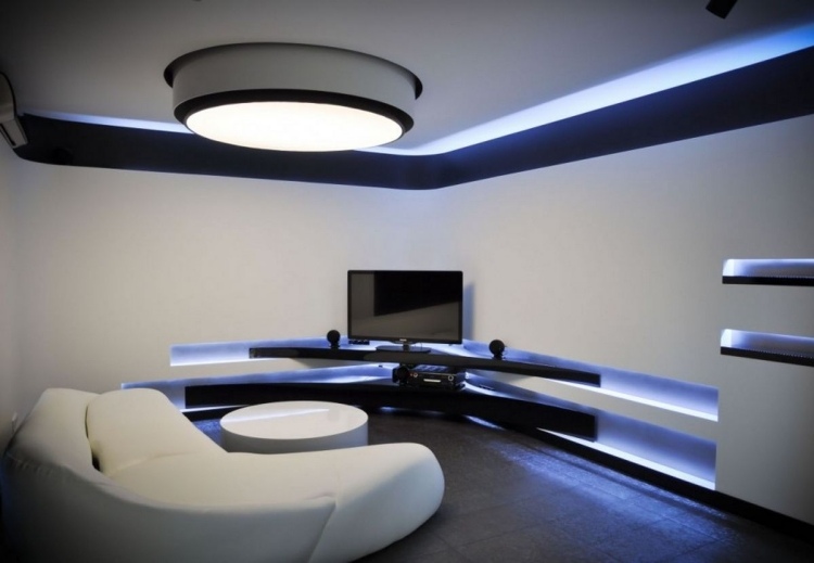 modern-wohnwand-led-ecke-montage-spielraum-couch-weiss-raum-schwarz