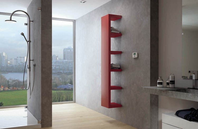moderne Heizkörper elektrisch-stahl-rot-badezimmer-QUADRAQUA-Domenico-De-Palo