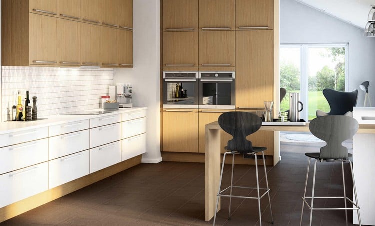 Küche in Eiche - Helles Holz mit Weiß, Grau und Co. ist ...