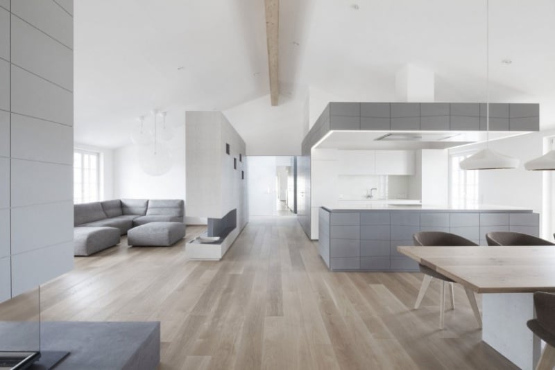 moderne Wohnideen -grau-minimalistisch-wohnzimmer-offene-kueche-weiss-holzboden
