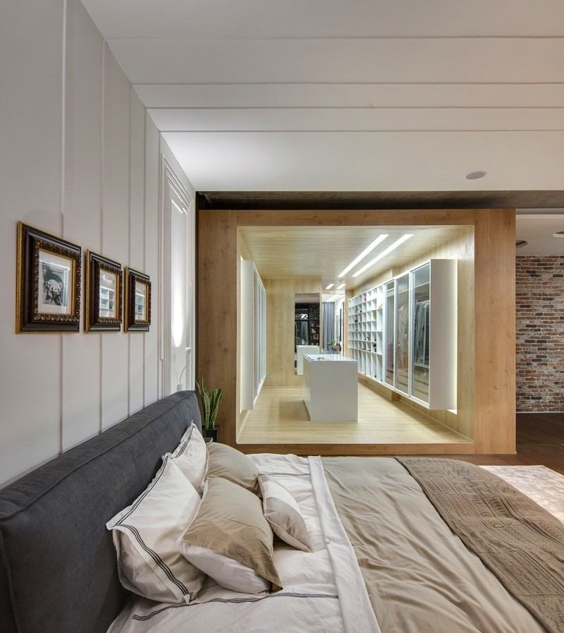 moderne-wohnideen-schlafzimmer-weiss-indirekte-beleuchtung-ankleidezimmer-bett-bettwaesche