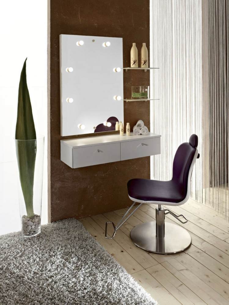 schminktisch weiss sideboard schrank spiegel gluehbirnen stuhl purpur