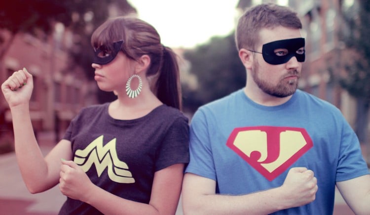 silvester-party-ideen-superhelden-masken-t-shirts