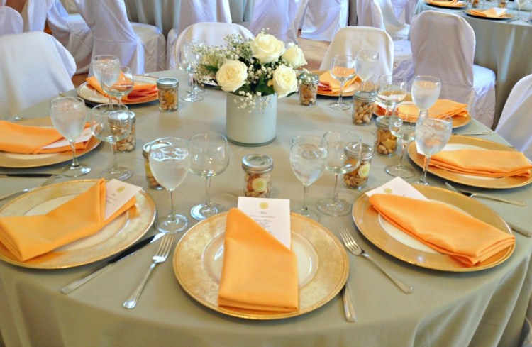 tischdeko goldenen hochzeit orange servietten rosen inspiration elegant design