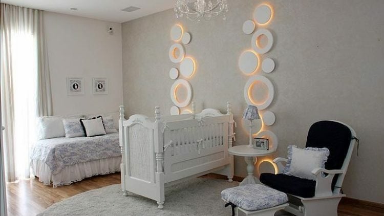 wandgestaltung babyzimmer deko beleuchtung idee sessel hocker tagesbett