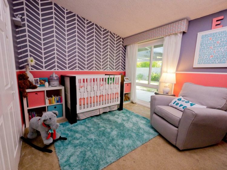 wandgestaltung im babyzimmer modern tapete zickzack teppich blau maedchen