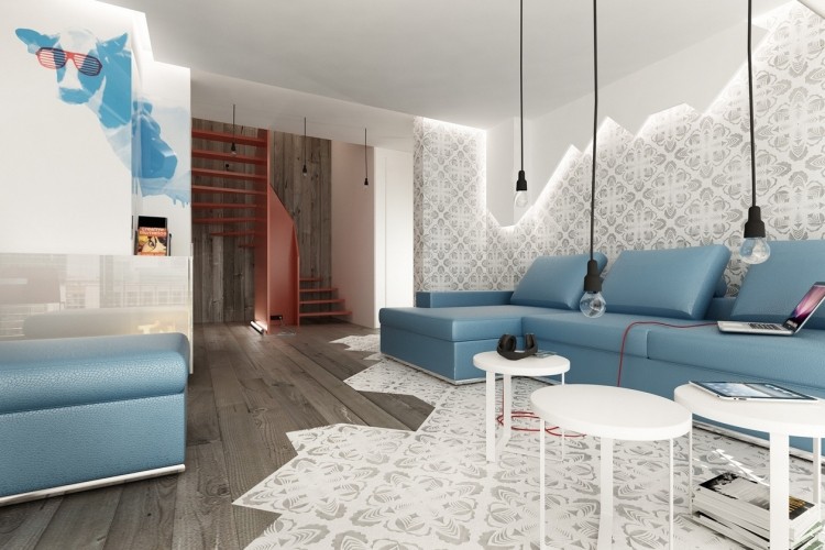 Wohnzimmer in Weiß -muster-tapete-gluehbirnen-leuchten-tuerkis-couch-nebentische-rund