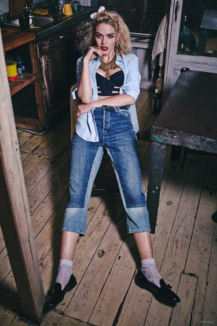 80er-jahre-mode-madoona-style-idee-haare-schleife-accessoire-jeans