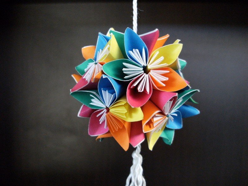 Basteln-Kindern-Origami-Blumen-Girlande-binden