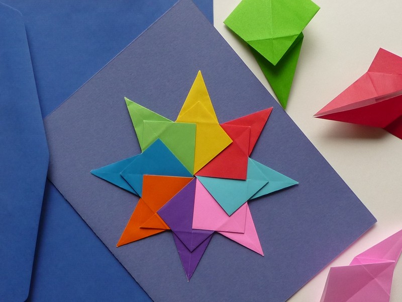 Basteln-Kindern-Origami-Papier-Stern-falten-Grusskarte-selber-machen