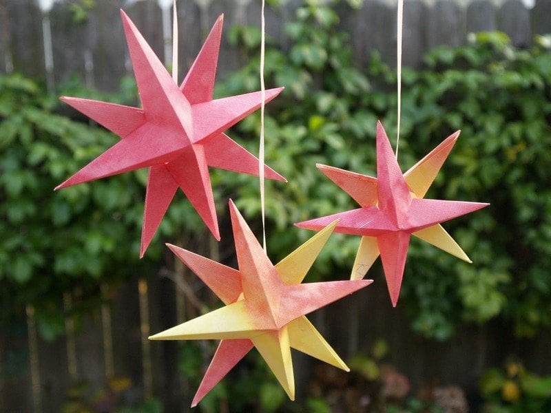 Basteln-Kindern-Origami-Sterne-Weihnachten-bemalen-Ideen