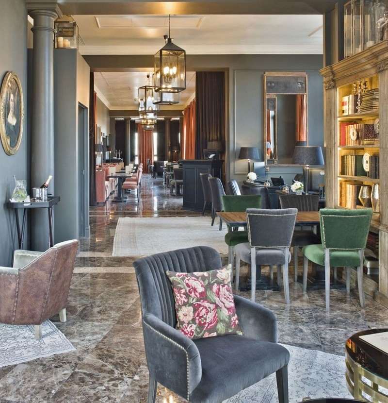 Designermoebel-Einrichtung-Luxus-Hotel-Venedig-modern