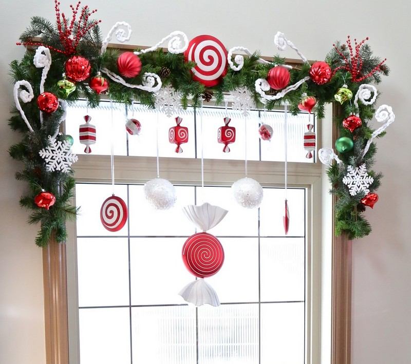 Fensterdeko-Weihnachten-Ideen-Girlande-basteln-Baumschmuck-Tannenzapfen