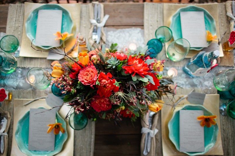 Hochzeitsdeko-Ideen-Herbst-Blumen-Tisch-Teller