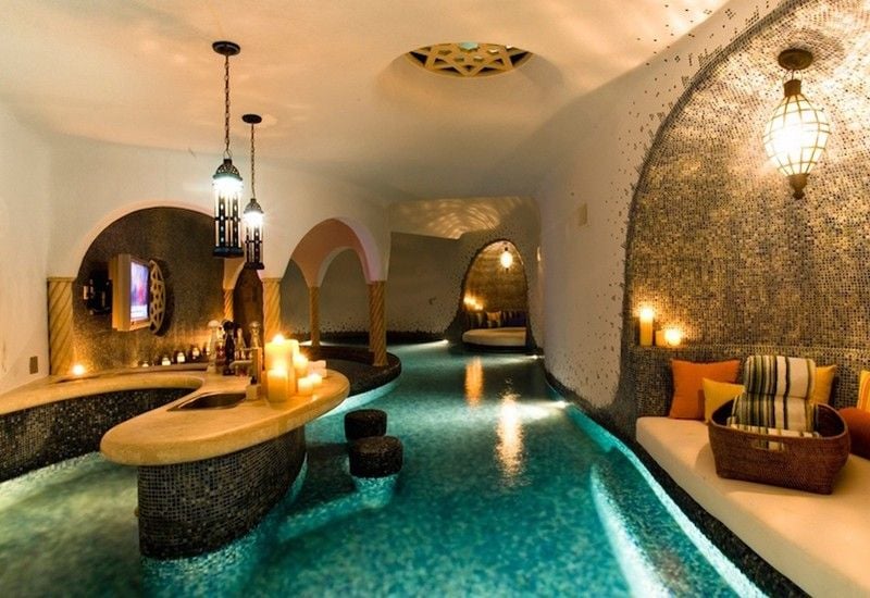 Indoor-Pool-Bar-orientalisch-Keller-bauen-Mosaikfliesen