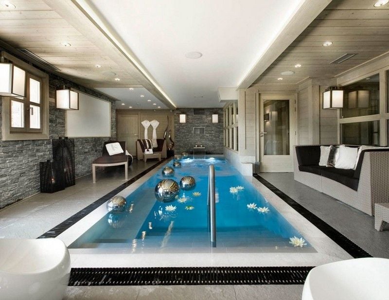Indoor-Pool-moderne-Gestaltung-Wasser-Abfluss
